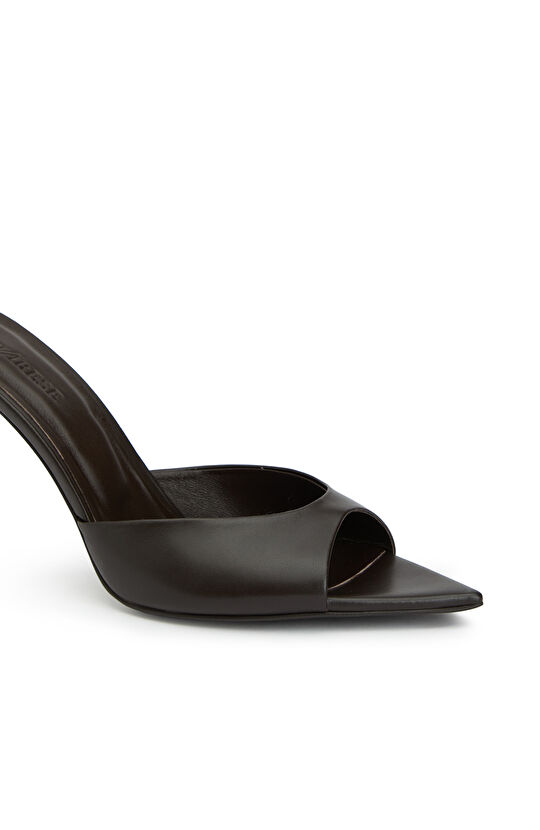 Kahverengi Kadın Deri Terlik