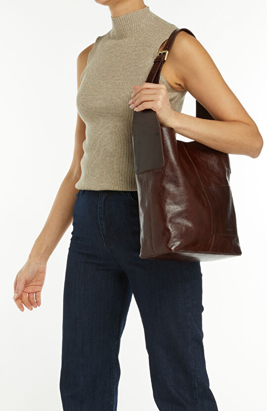 Taba Cep Detaylı Kadın Deri Çanta