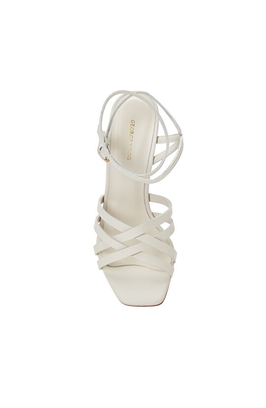 Kırıkbeyaz Sandalet