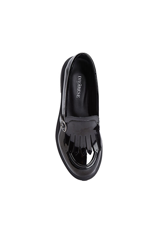 Siyah Püskül Detaylı Tokalı Kadın Loafer