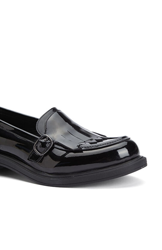 Siyah Püskül Detaylı Tokalı Kadın Loafer