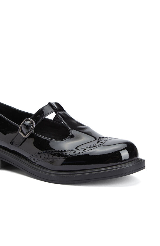 Siyah Zımbalı Toka Detaylı Kadın Loafer