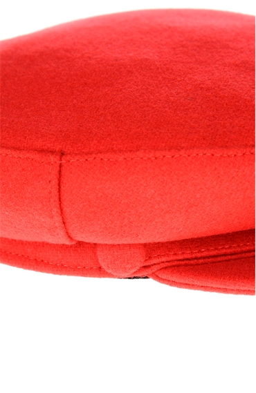 Kırmızı Kadın Şapka