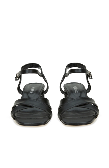 Siyah Çapraz Bantlı Kadın Sandalet