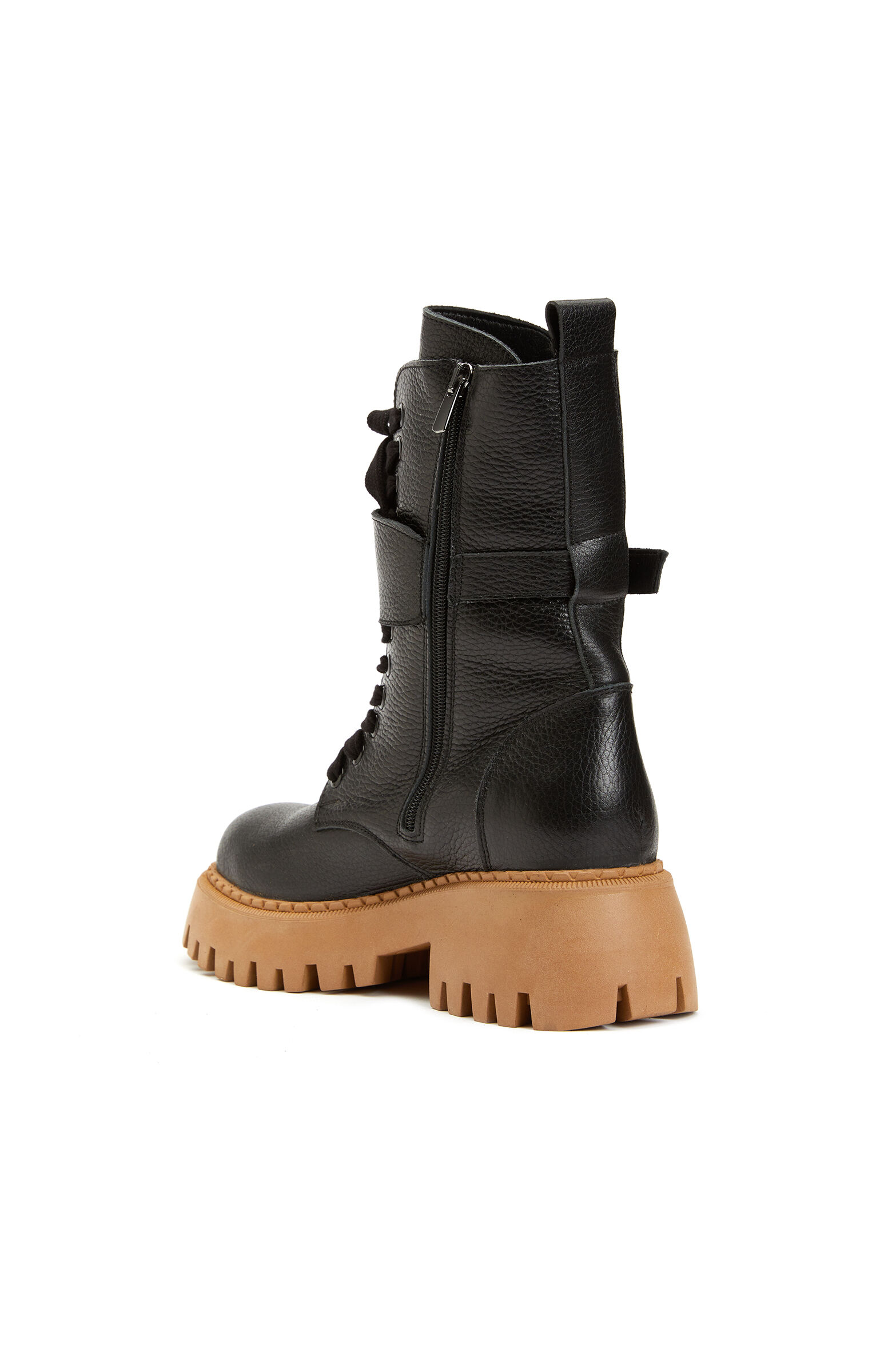 Siyah Toka Detaylı Kalın Taban Kadın Bot 