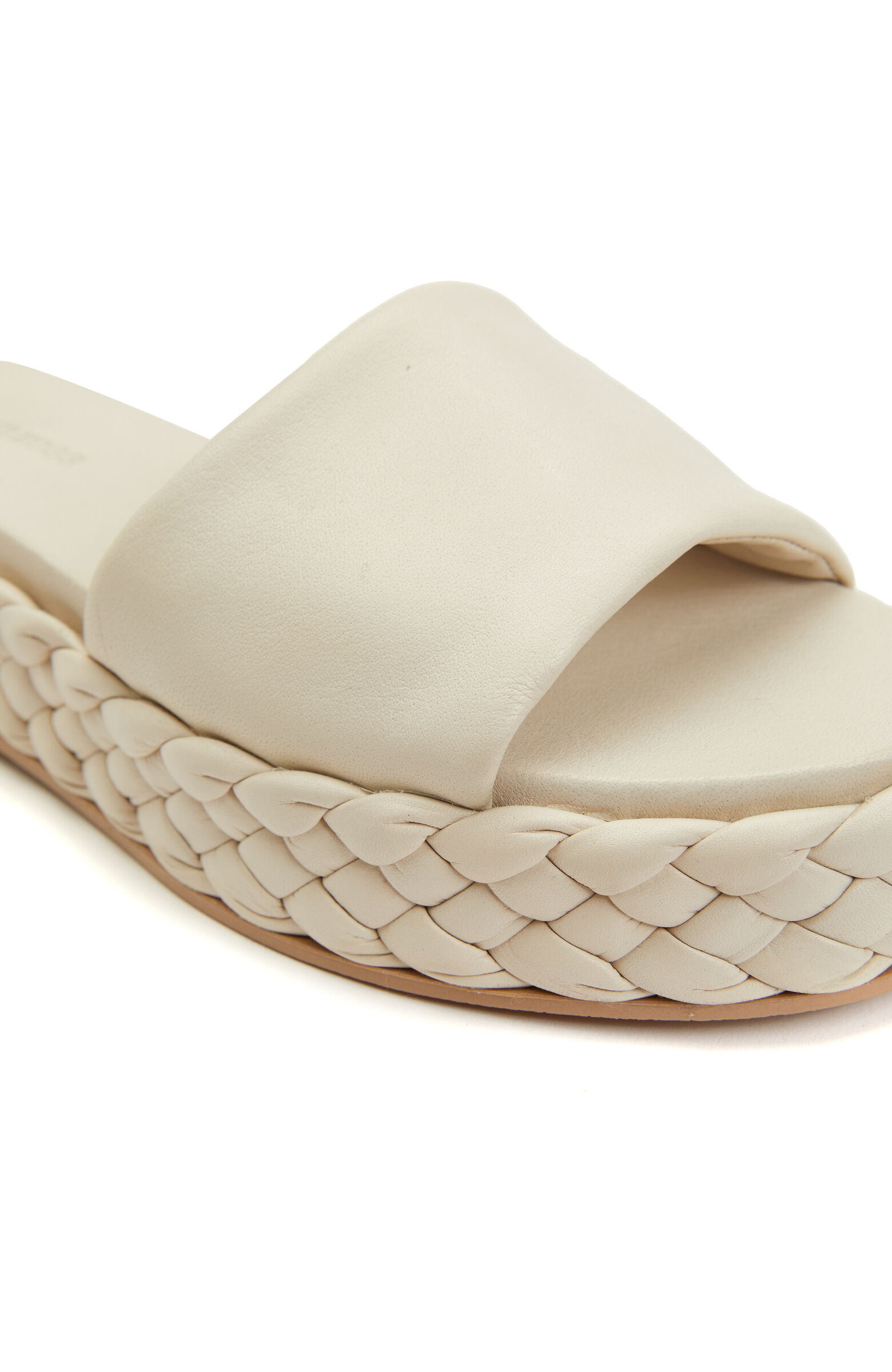 Kırık Beyaz Örgü Detaylı Kadın Deri Terlik