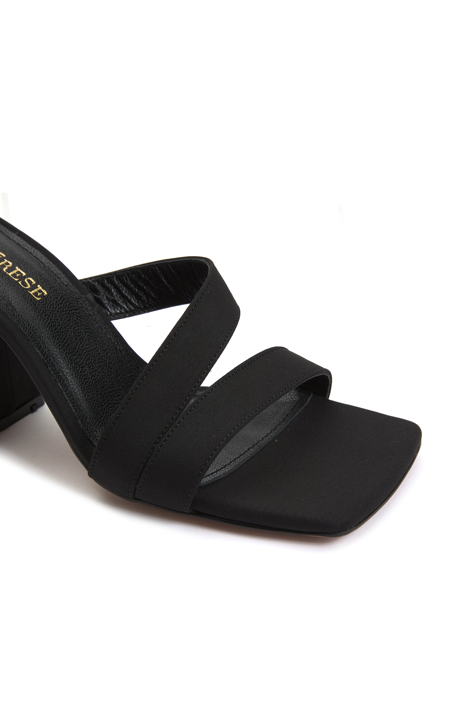 Siyah Kadın Deri Sandalet