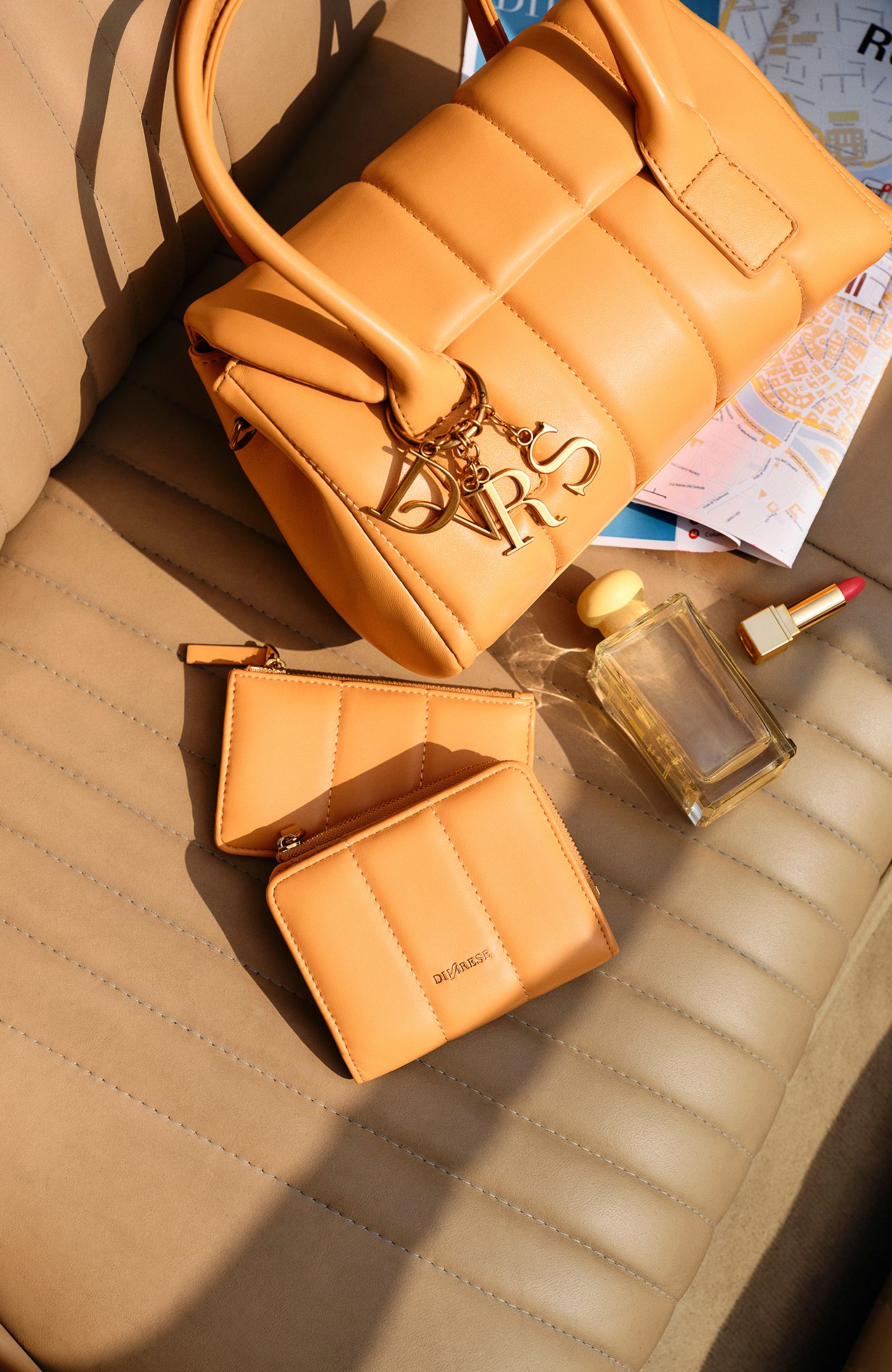 Turuncu Kapitoneli Kadın Çanta