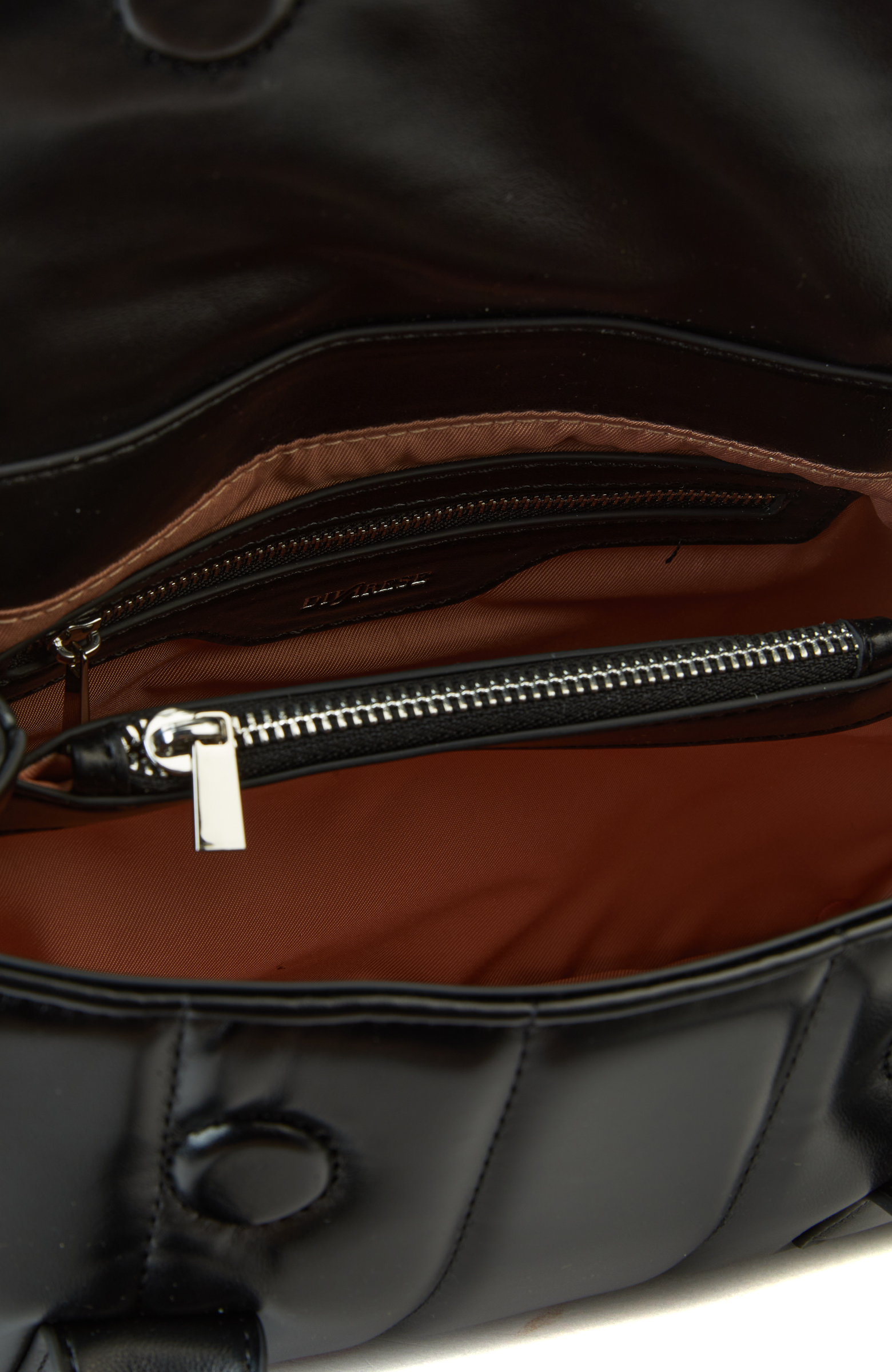 Siyah Kapitoneli Kadın Çanta