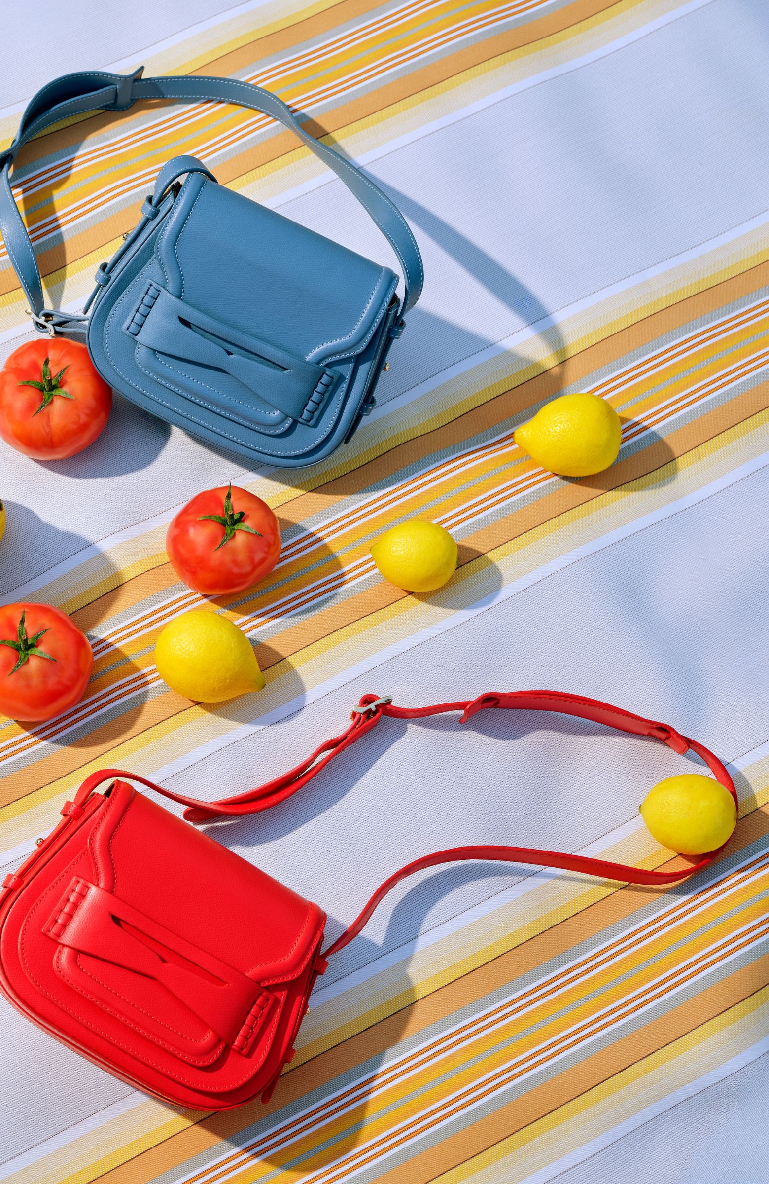 Mavi Desenli Kadın Deri Postacı Çantası