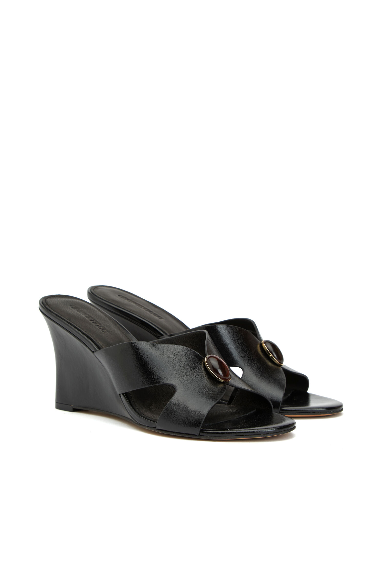 Siyah Toka Detaylı Kadın Deri Terlik