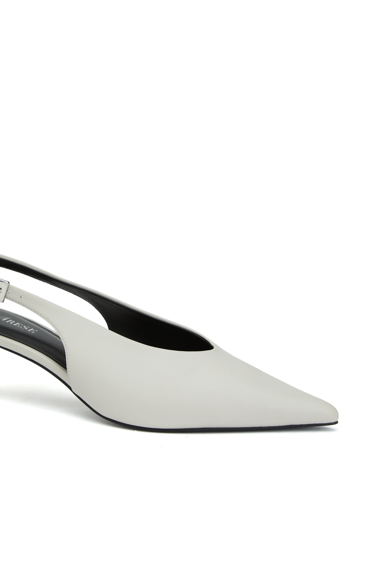 Kırık Beyaz Deri Topuklu Ayakkabı