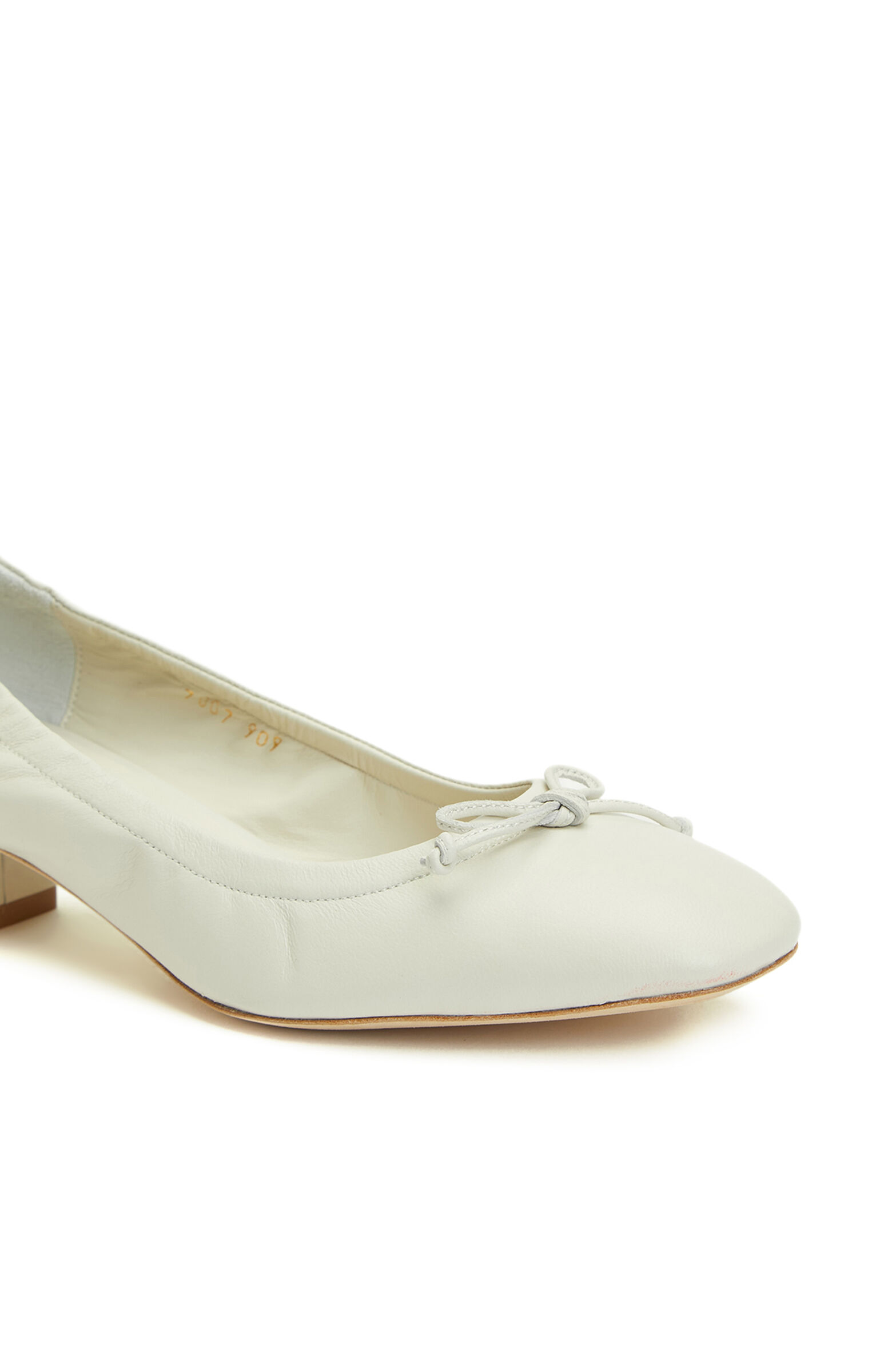 Kırık Beyaz Lastik Detaylı Deri Stiletto