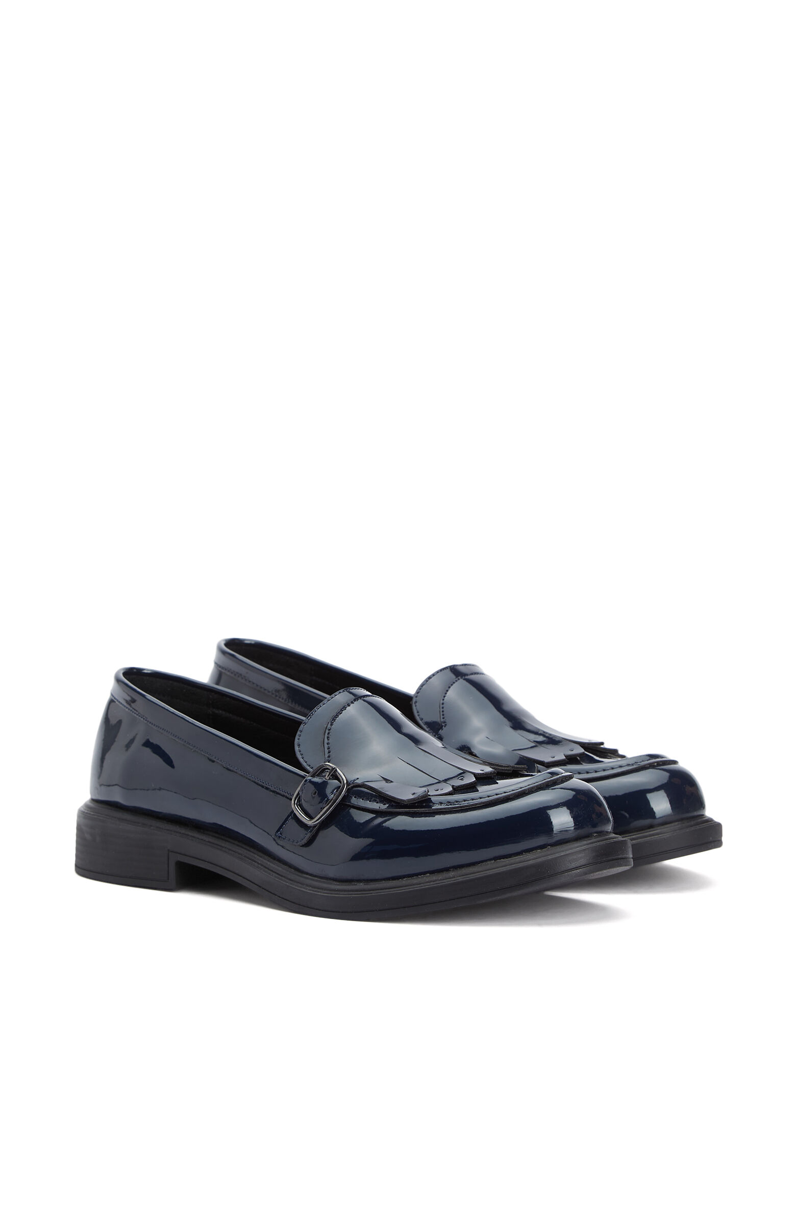 Siyah Püskül Detaylı Tokalı Kadın Loafer