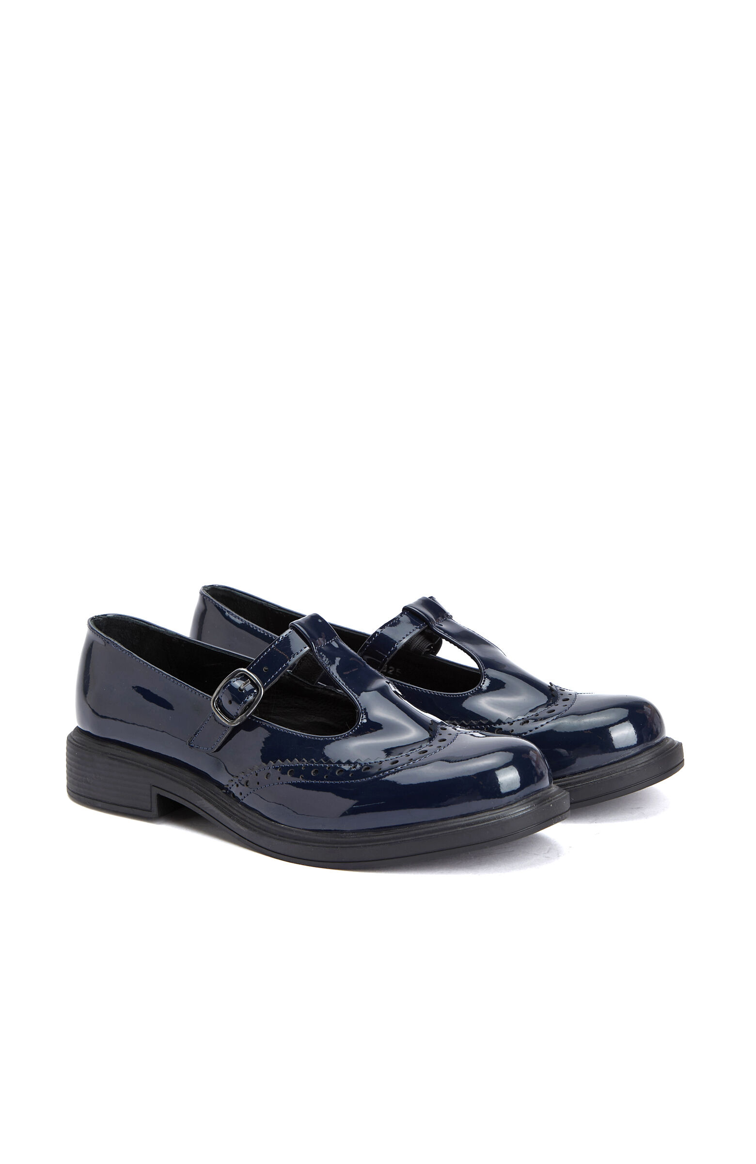 Siyah Zımbalı Toka Detaylı Kadın Loafer